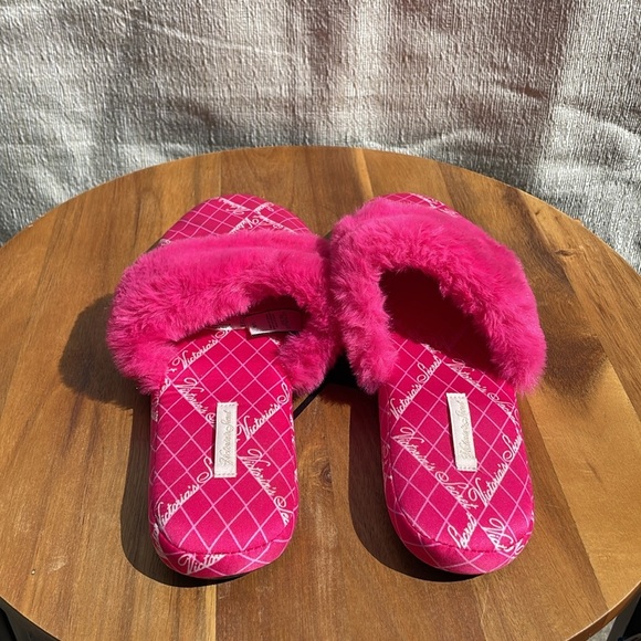 Victoria’s Secret Satin Signature Slipper Size Large 9-10 - Picture 5 of 10